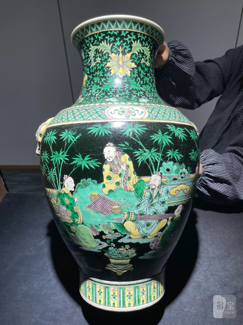 清晚期 墨地素三彩竹林七贤纹铺首尊 - 图2